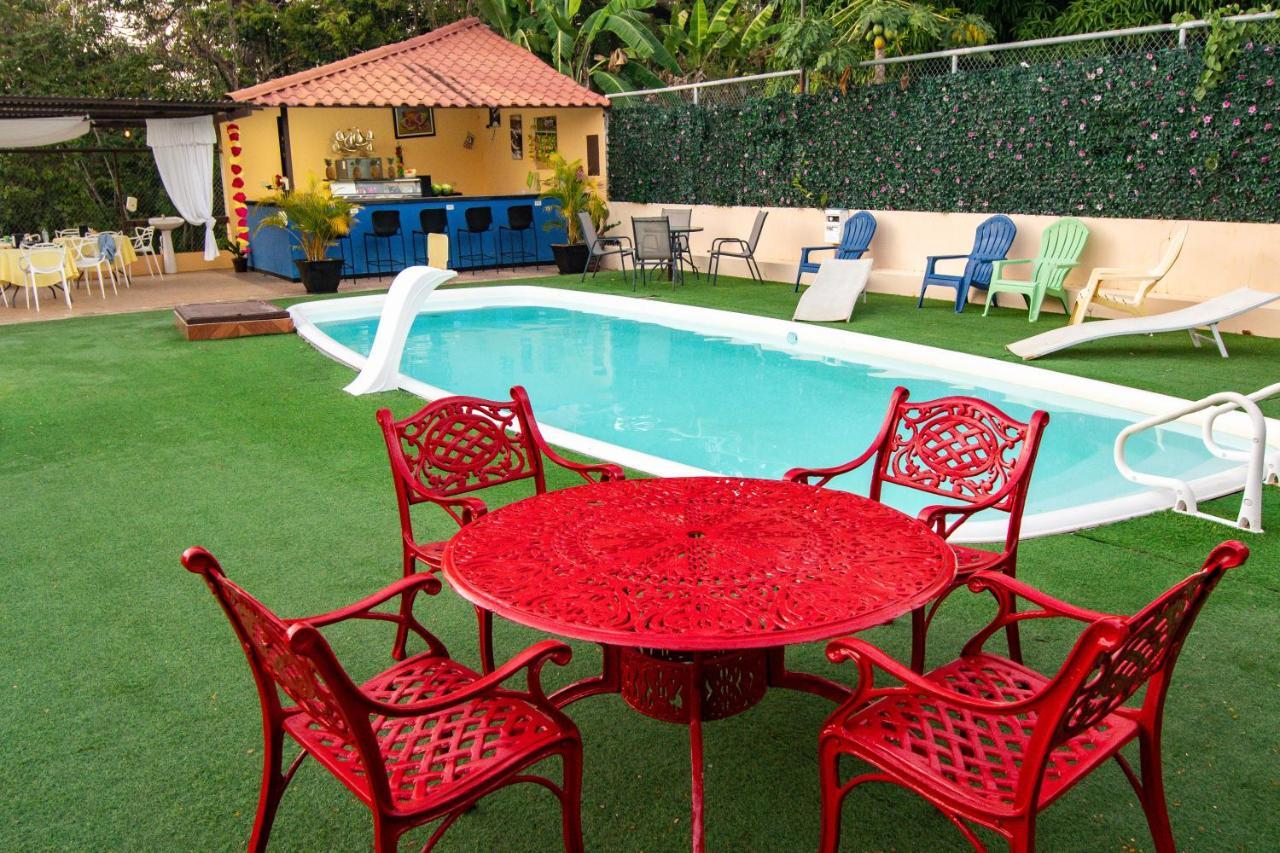 Roxy'S Bed & Breakfast Boca Chica Exterior photo